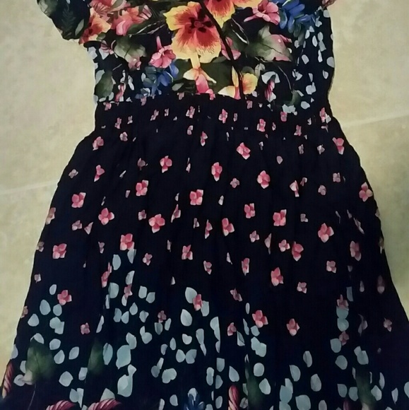 New floral plus light weight flowy dress - Picture 4 of 4
